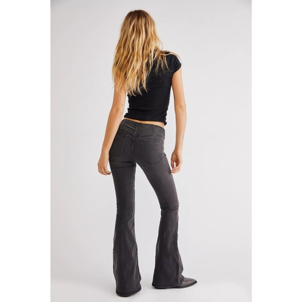 Free People 24 Short Women’s Black Gummy Penny Denim pull on Flares
